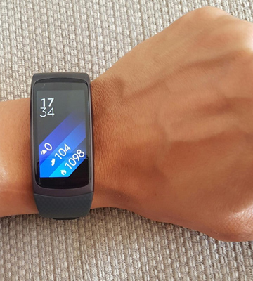 Die Übersicht über die Samsung Gear Fit 2 Smartwatch