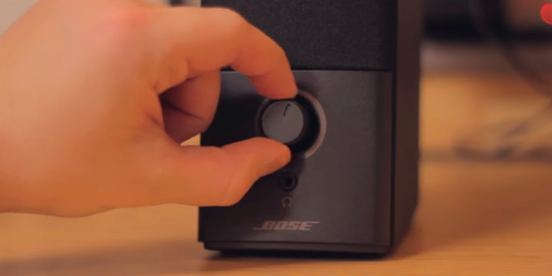 Bose Companion 2 PC-Lautsprechersystem bei der Nutzung