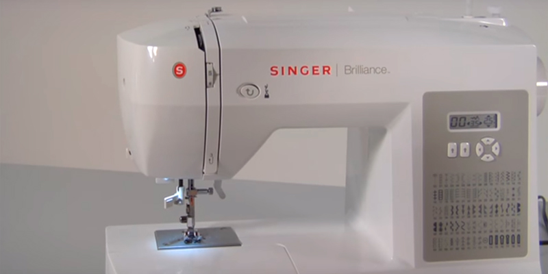 Die Übersicht über die SINGER 6180 Freiarm-Nähmaschine Brilliance inllusive großen Anschiebetischs