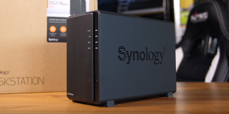 Die Übersicht über die Synology DS218play 2 Bay Desktop-NAS-Gehäuse